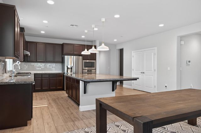 183 Michael Cox Ln, Tracy, CA 95377