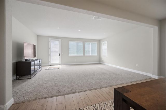 183 Michael Cox Ln, Tracy, CA 95377