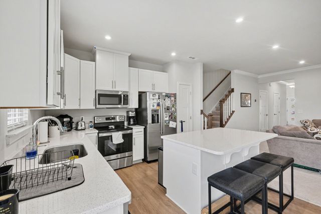 1145 Riverbrook Dr, Gallatin, TN 37066