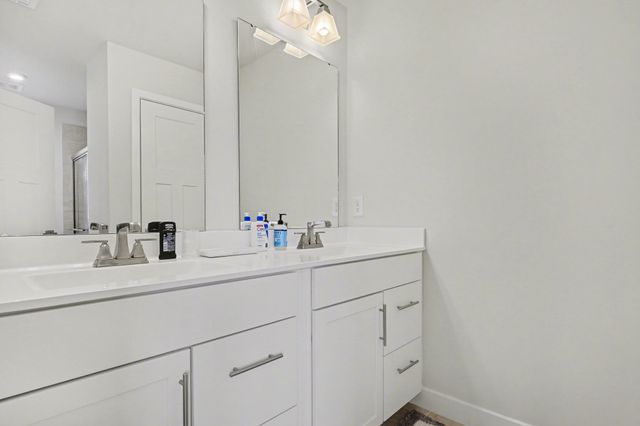 1145 Riverbrook Dr, Gallatin, TN 37066