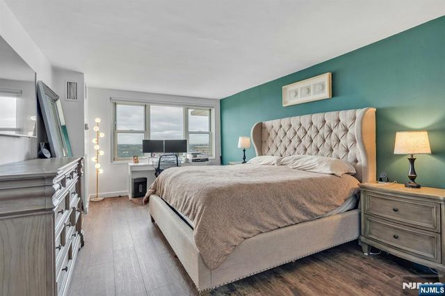 555 North Avenue 23S, Fort Lee, NJ 07024