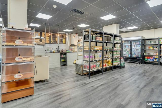 555 North Avenue 23S, Fort Lee, NJ 07024