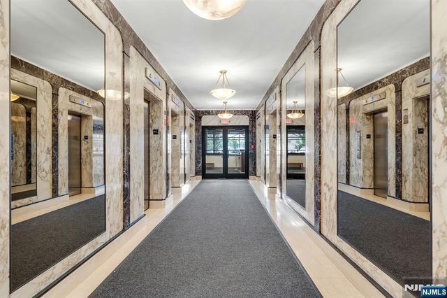 555 North Avenue 23S, Fort Lee, NJ 07024