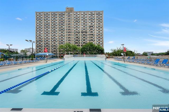 555 North Avenue 23S, Fort Lee, NJ 07024