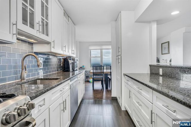 555 North Avenue 23S, Fort Lee, NJ 07024