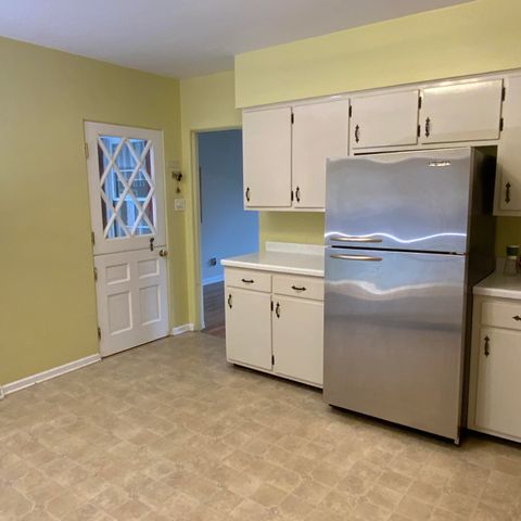 8245 Baring Avenue, Munster, IN 46321