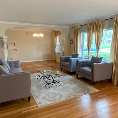 8245 Baring Avenue, Munster, IN 46321