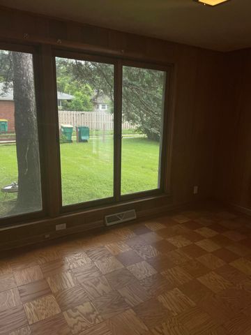 8245 Baring Avenue, Munster, IN 46321