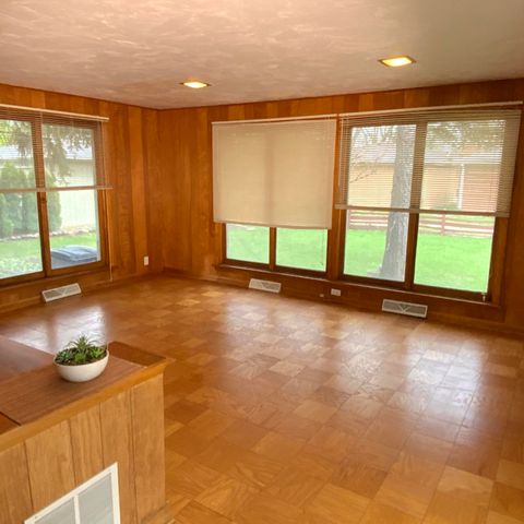 8245 Baring Avenue, Munster, IN 46321