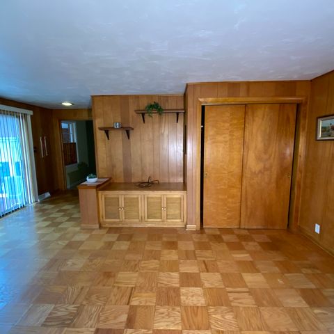 8245 Baring Avenue, Munster, IN 46321