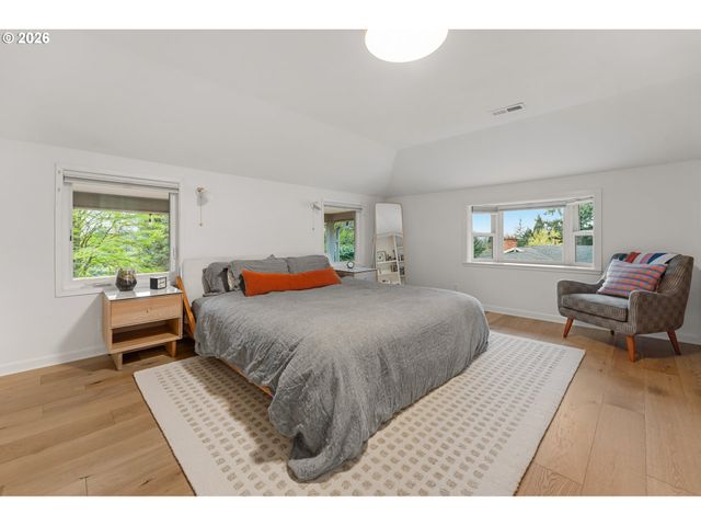 2400 Sw RICHARDSON St, Portland, OR 97239