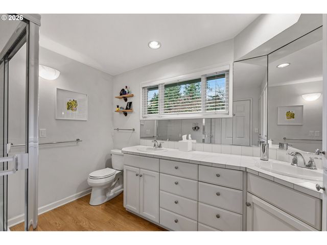 2400 Sw RICHARDSON St, Portland, OR 97239