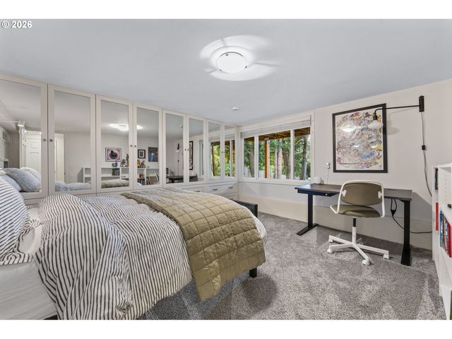 2400 Sw RICHARDSON St, Portland, OR 97239