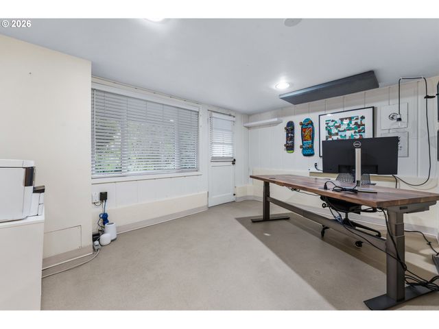 2400 Sw RICHARDSON St, Portland, OR 97239