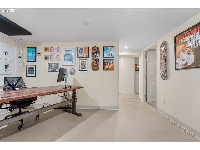 2400 Sw RICHARDSON St, Portland, OR 97239