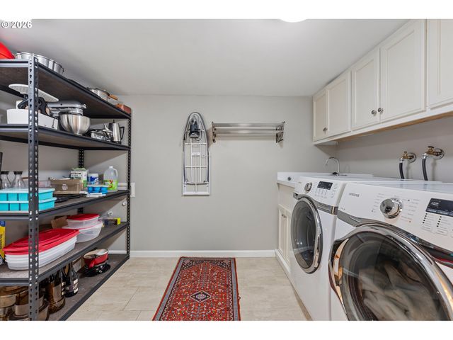 2400 Sw RICHARDSON St, Portland, OR 97239