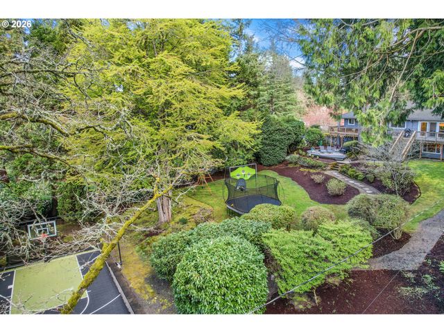 2400 Sw RICHARDSON St, Portland, OR 97239