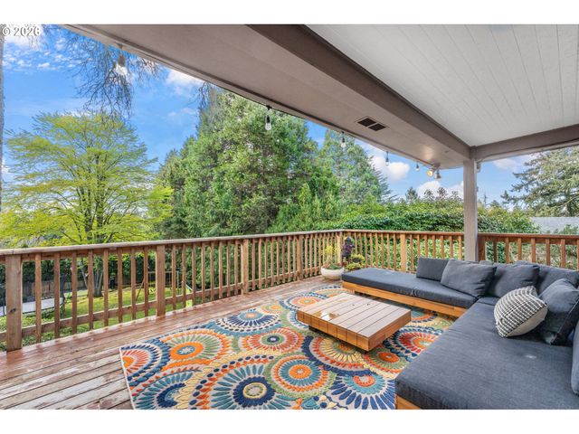 2400 Sw RICHARDSON St, Portland, OR 97239