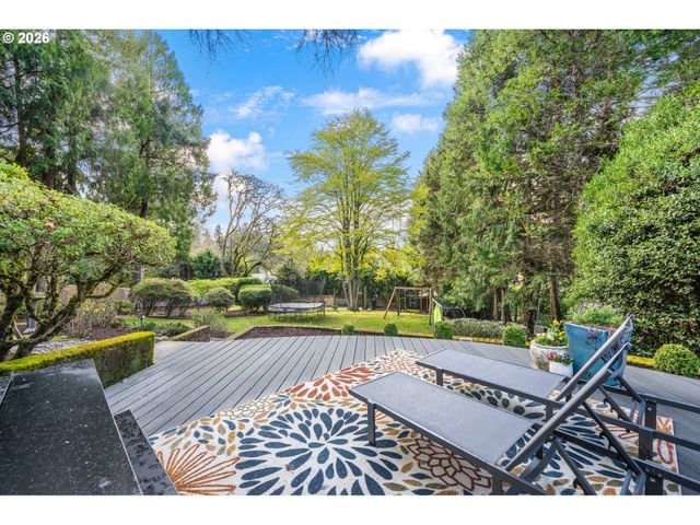 2400 Sw RICHARDSON St, Portland, OR 97239