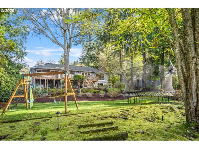 2400 Sw RICHARDSON St, Portland, OR 97239