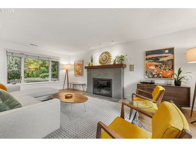 2400 Sw RICHARDSON St, Portland, OR 97239