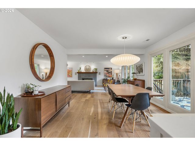 2400 Sw RICHARDSON St, Portland, OR 97239