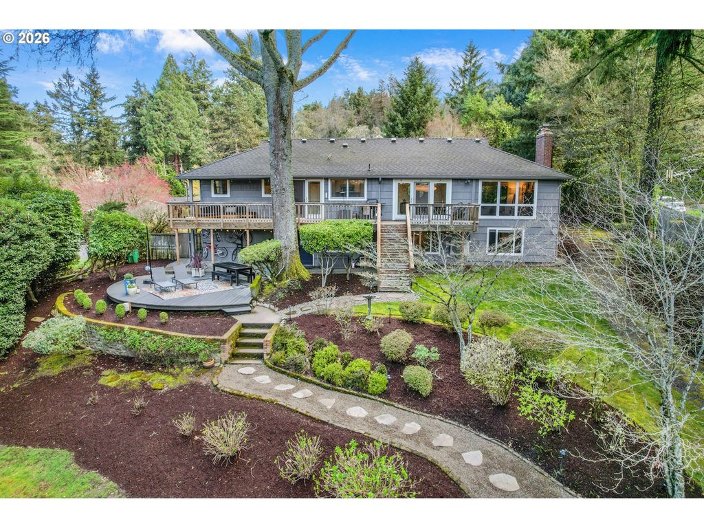 2400 Sw RICHARDSON St, Portland, OR 97239