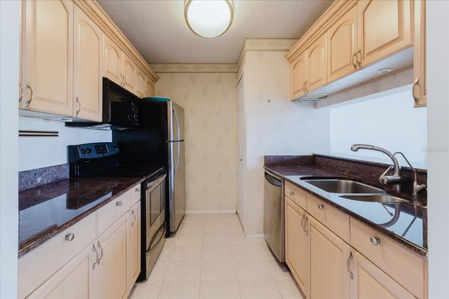 428 MOORINGS COVE DRIVE 7F, Tarpon Springs, FL 34689