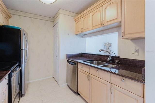 428 MOORINGS COVE DRIVE 7F, Tarpon Springs, FL 34689