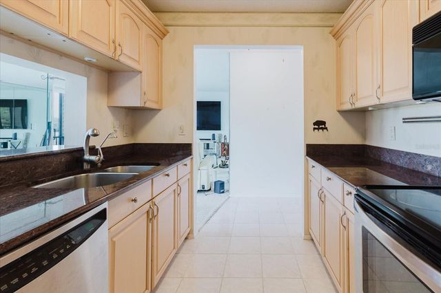 428 MOORINGS COVE DRIVE 7F, Tarpon Springs, FL 34689