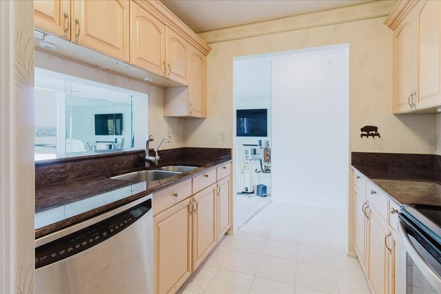 428 MOORINGS COVE DRIVE 7F, Tarpon Springs, FL 34689