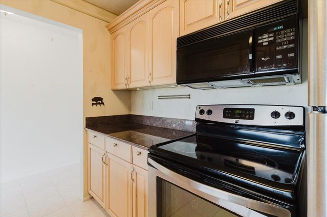 428 MOORINGS COVE DRIVE 7F, Tarpon Springs, FL 34689