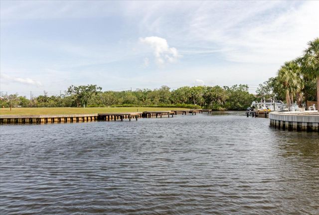 428 MOORINGS COVE DRIVE 7F, Tarpon Springs, FL 34689