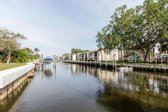 428 MOORINGS COVE DRIVE 7F, Tarpon Springs, FL 34689