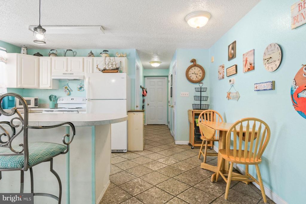 Image 9 of property listing at 207 8TH ST #103C, Ocean City, MD 21842