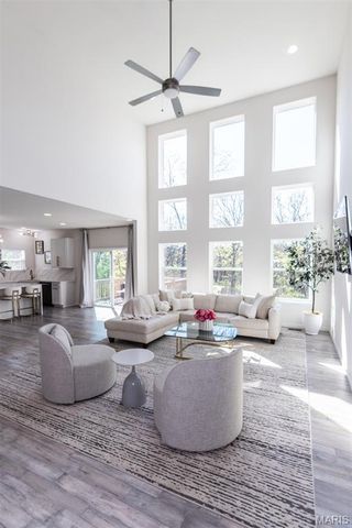 7474 Shadow Point Drive, St Louis, MO 63129