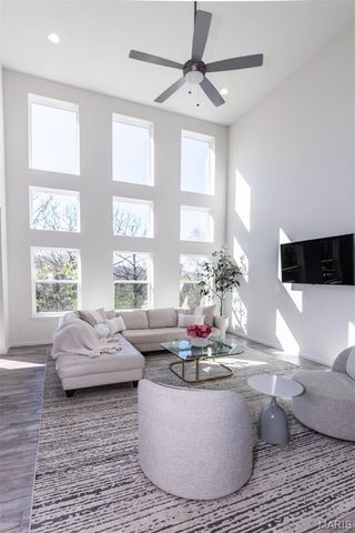 7474 Shadow Point Drive, St Louis, MO 63129
