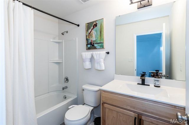 7474 Shadow Point Drive, St Louis, MO 63129