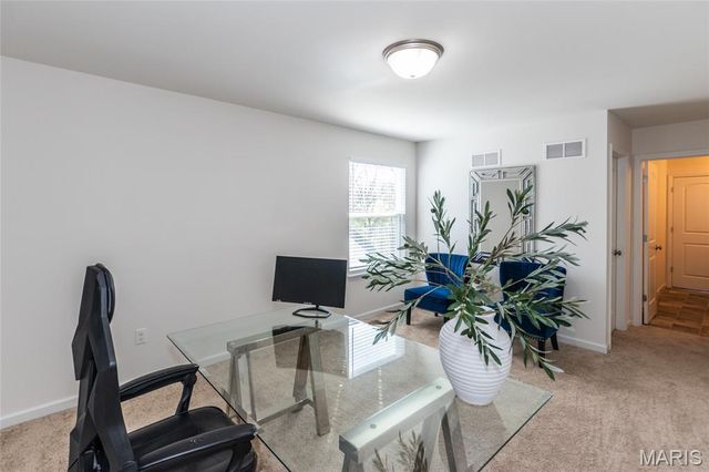 7474 Shadow Point Drive, St Louis, MO 63129