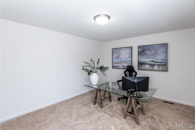 7474 Shadow Point Drive, St Louis, MO 63129