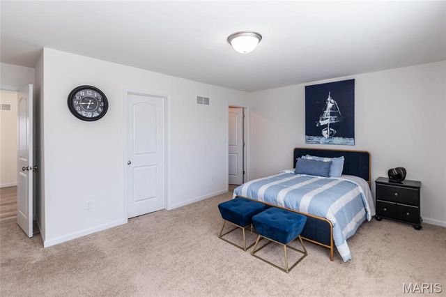 7474 Shadow Point Drive, St Louis, MO 63129
