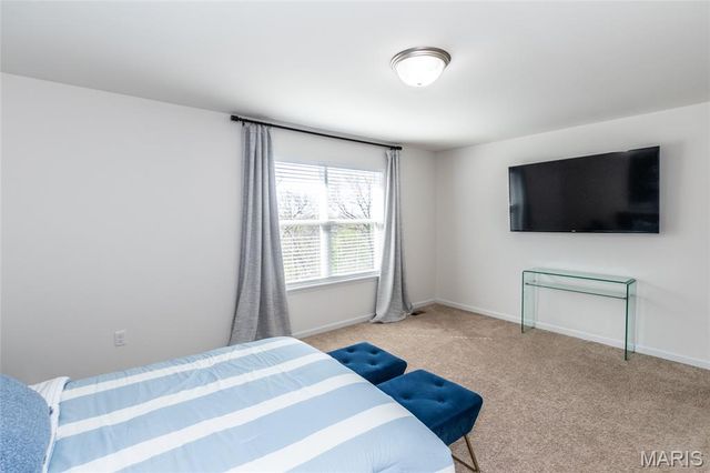 7474 Shadow Point Drive, St Louis, MO 63129