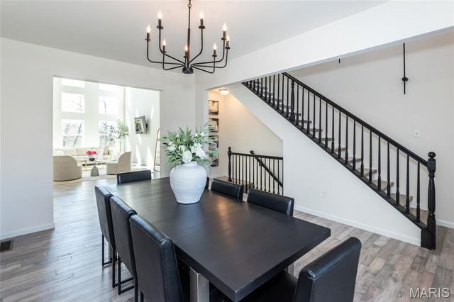 7474 Shadow Point Drive, St Louis, MO 63129