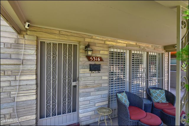 5316 Gary Owen Road, El Paso, TX 79903