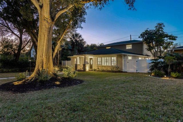 427 VILLAGRANDE AVENUE S, St Petersburg, FL 33707