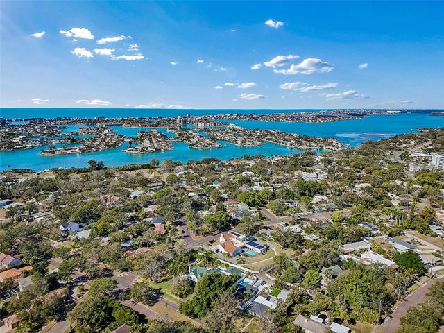 427 VILLAGRANDE AVENUE S, St Petersburg, FL 33707