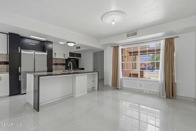 10548 SIDNEY Street, El Paso, TX 79924