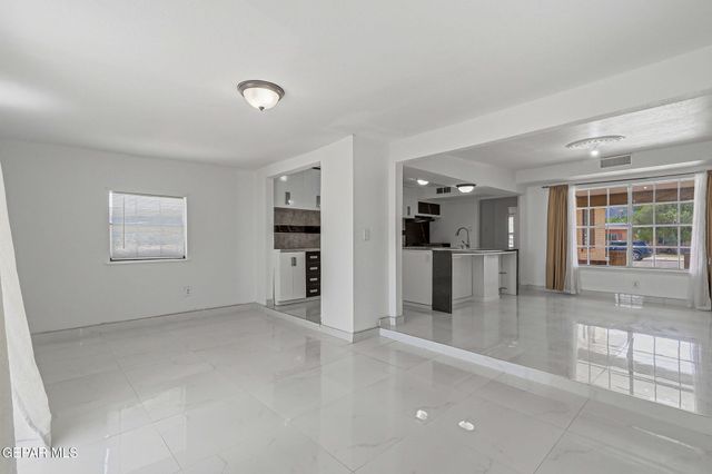 10548 SIDNEY Street, El Paso, TX 79924