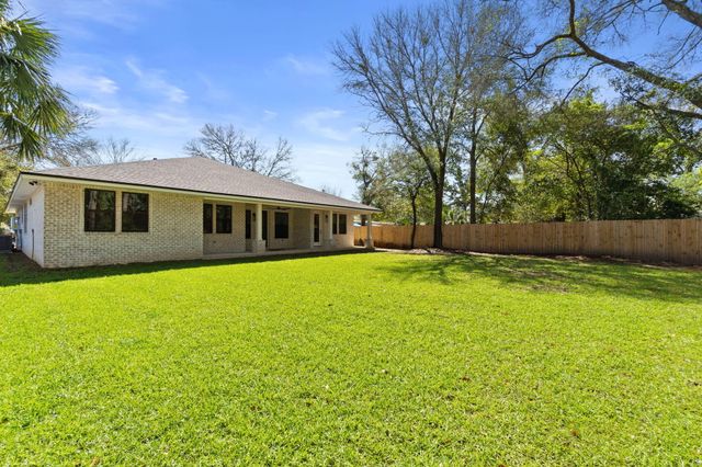 85 NE Laurie Drive, Fort Walton Beach, FL 32548