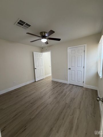 301 Harding Avenue, Bakersfield, CA 93308